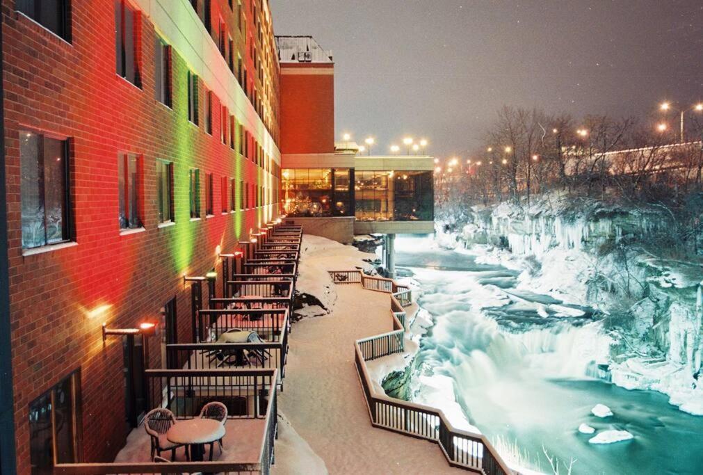 Central Falls Hideaway Кайахога-Фолс Екстер'єр фото