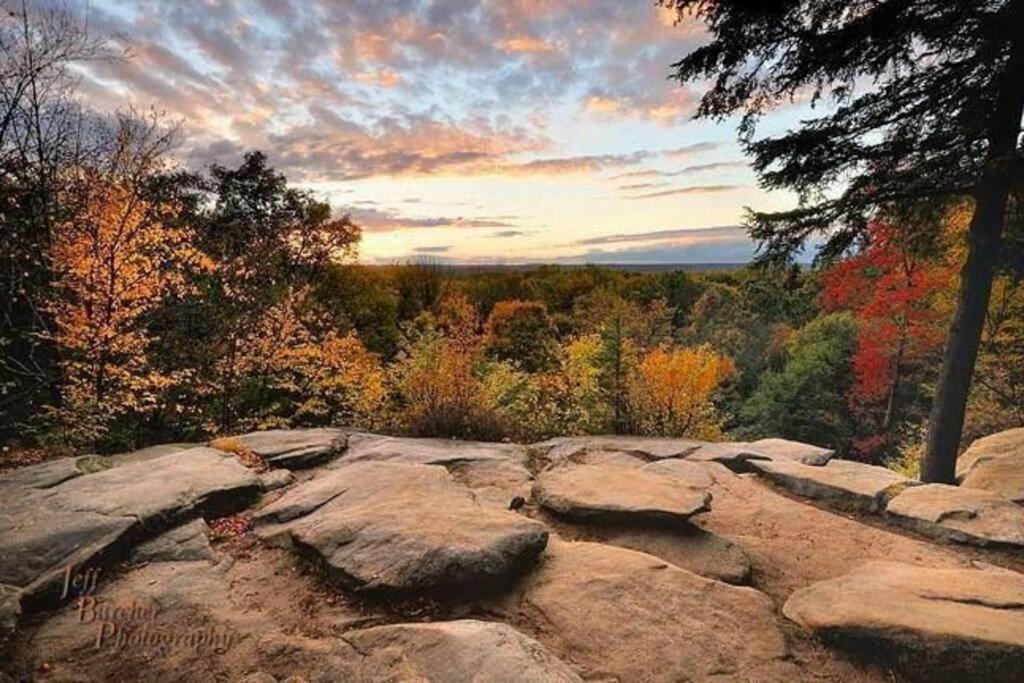 Central Falls Hideaway Кайахога-Фолс Екстер'єр фото